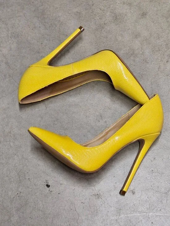 Yellow High Heel Pumps With Faux Snakeskin Texture & Pointed Toe Design - Picture 15 of 16